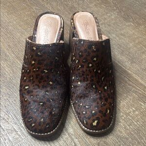 Madewell Brown Leather Perforated Clogs